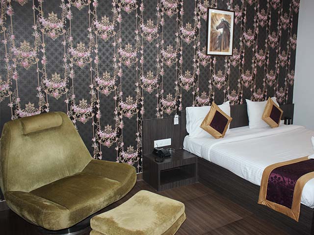 LOTUS SUPERIOR ROOMS